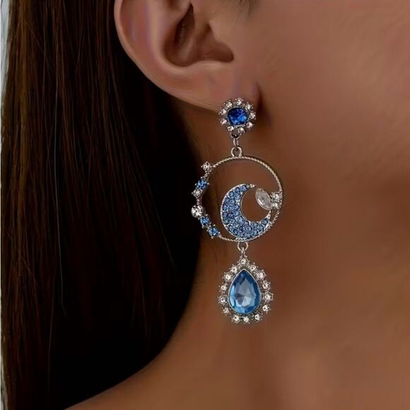 💙 NEW Elegant Blue Crystal Celestial Moon Dangle Earrings 💙 - Picture 1 of 9